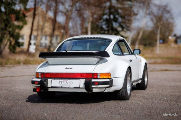 Porsche 911 Turbo 3.3 1980 117715
