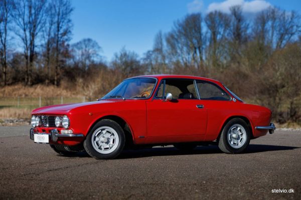 Alfa Romeo 2000 GT Veloce 1972 117823