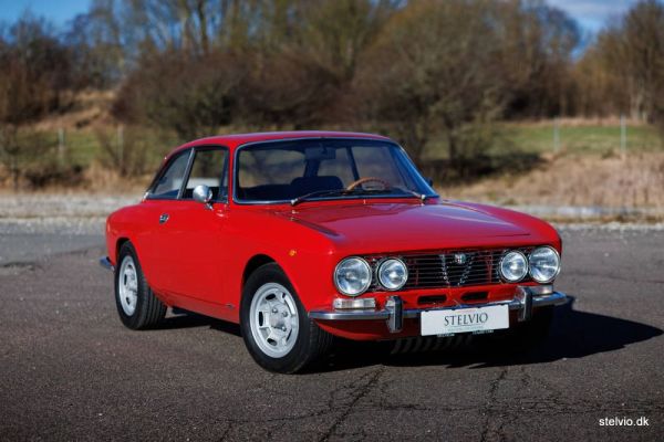 Alfa Romeo 2000 GT Veloce 1972 117826