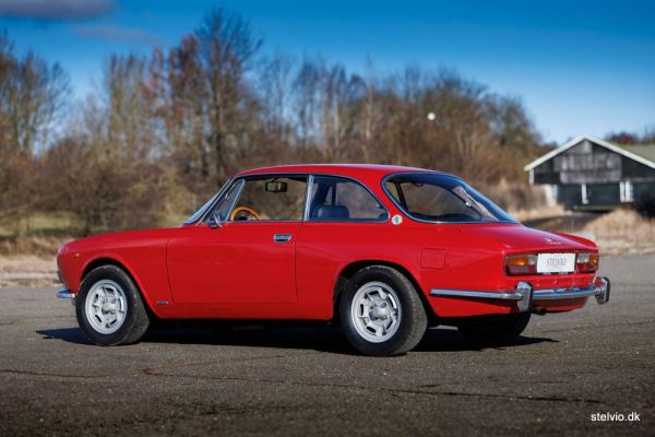 Alfa Romeo 2000 GT Veloce 1972 117831