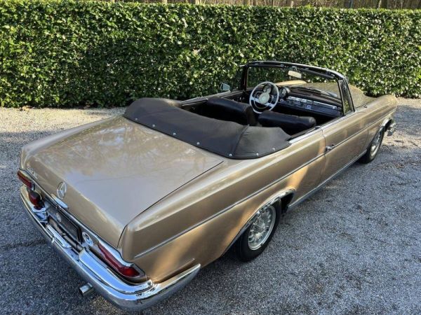 Mercedes-Benz 220 SE b 1963 118509