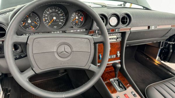 Mercedes-Benz 560 SL 1989 83106