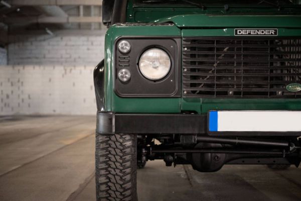 Land Rover Defender 90 1997 48153