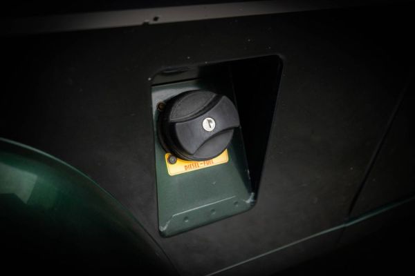 Land Rover Defender 90 1995 107492