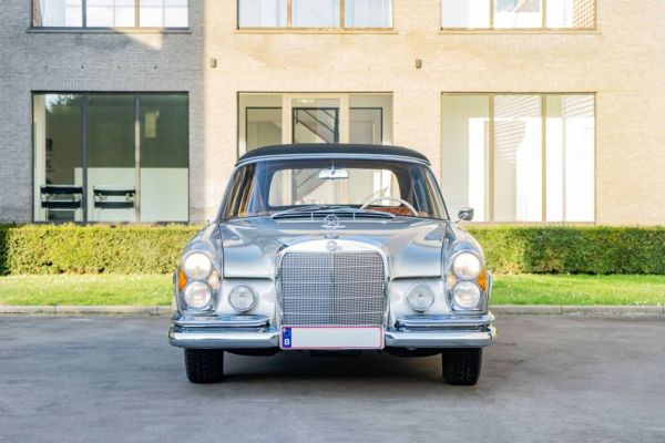 Mercedes-Benz 300 SE 1966 111344