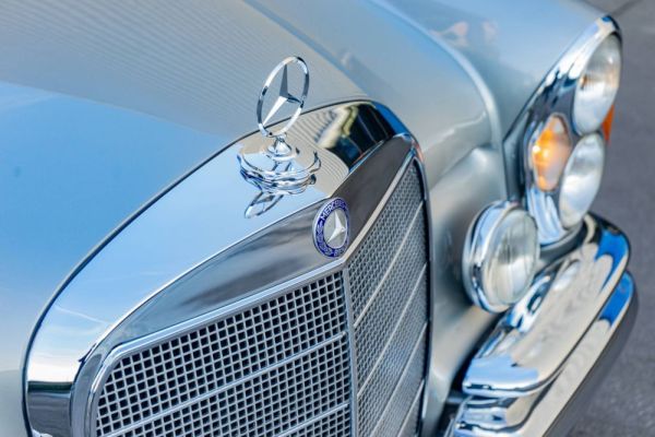 Mercedes-Benz 300 SE 1966 111349