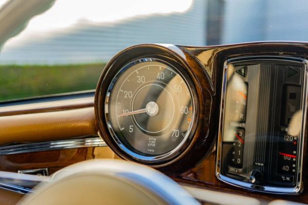 Mercedes-Benz 300 SE 1966 111352