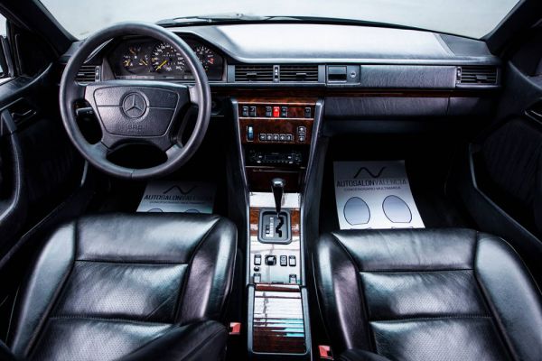 Mercedes-Benz E 320 1995 105093