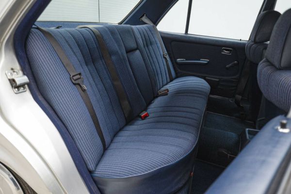 Mercedes-Benz 300 d 1985 128136