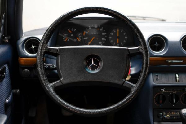 Mercedes-Benz 300 d 1985 128137