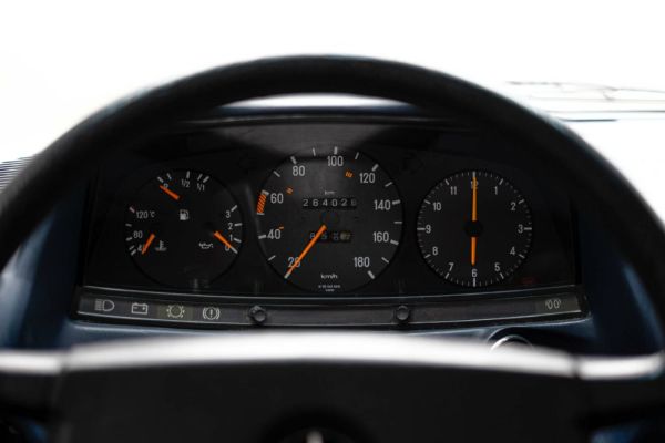 Mercedes-Benz 300 d 1985 128138