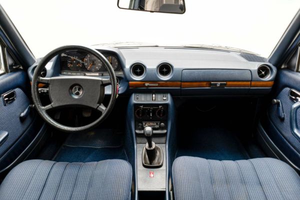 Mercedes-Benz 300 d 1985 128139