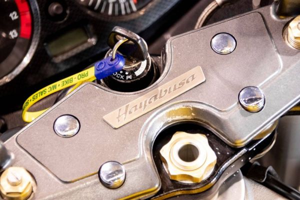 Suzuki GSX Hayabusa 1300 2001 110281