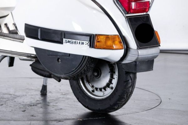 Piaggio Vespa P 200 E 1981 110317