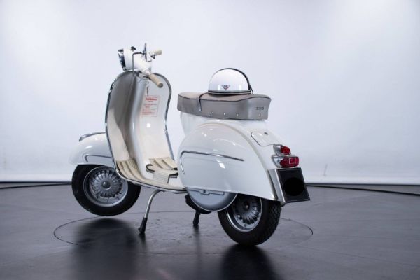 Piaggio Vespa 160 GS 1962 110384
