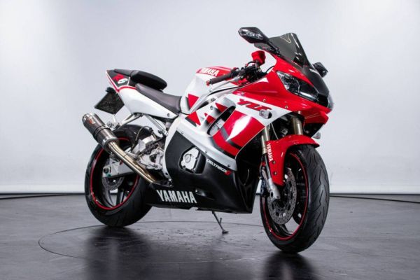 Yamaha YZF 600 R6 2000 112750