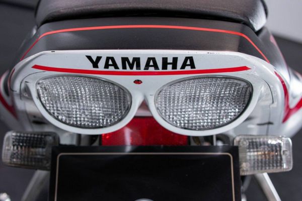 Yamaha YZF 600 R6 2000 112758