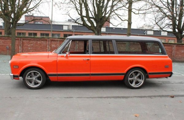 Chevrolet Suburban 1970 131128