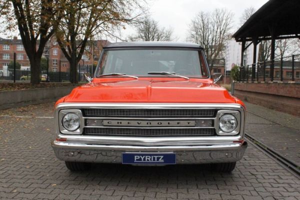 Chevrolet Suburban 1970 131130