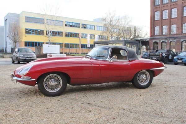 Jaguar E-Type 4.2 1966 131657