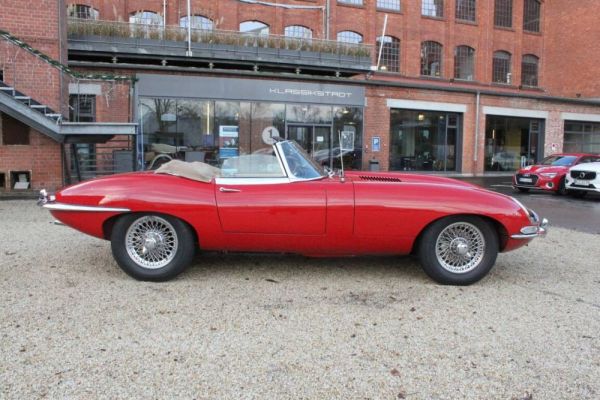 Jaguar E-Type 4.2 1966 131658