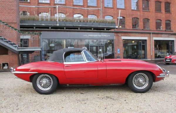 Jaguar E-Type 4.2 1966 131659