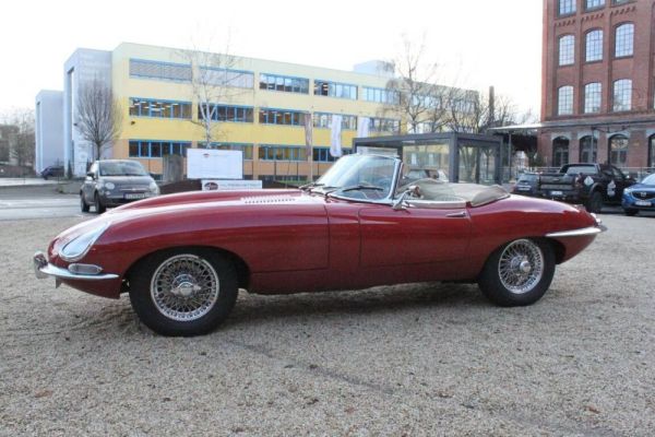 Jaguar E-Type 4.2 1966 131660