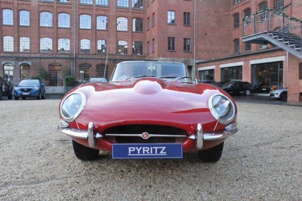 Jaguar E-Type 4.2 1966 131661