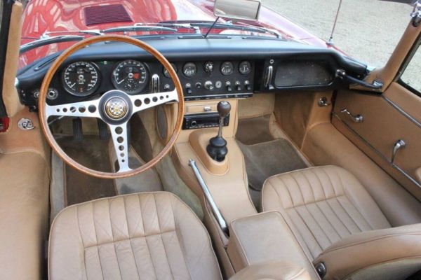 Jaguar E-Type 4.2 1966 131665