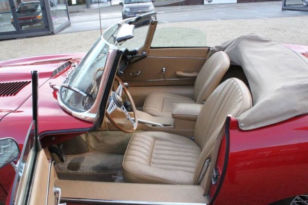 Jaguar E-Type 4.2 1966 131667