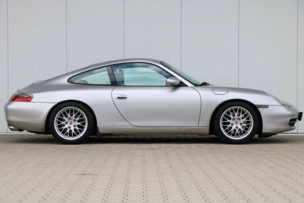 Porsche 911 Carrera 2000 898