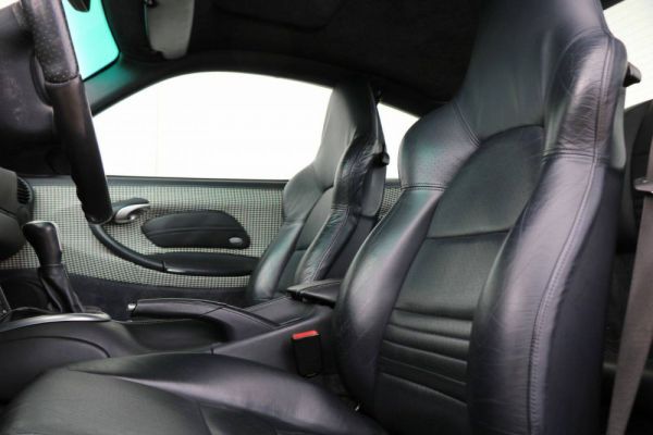 Porsche 911 Carrera 2000 907