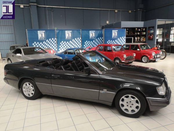 Mercedes-Benz 300 CE-24 1992 6016