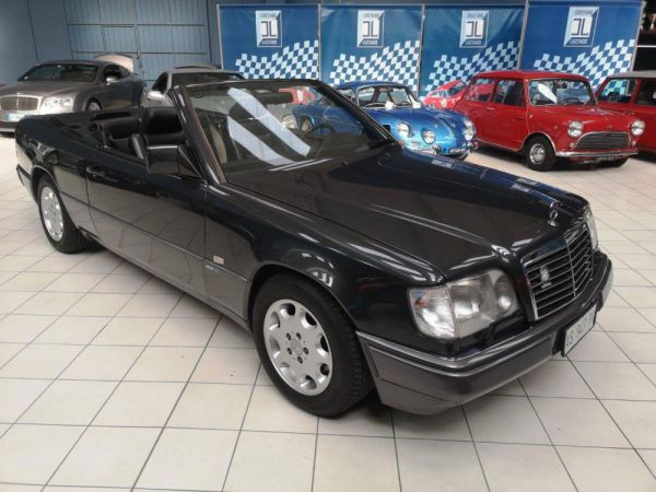 Mercedes-Benz 300 CE-24 1992 6017