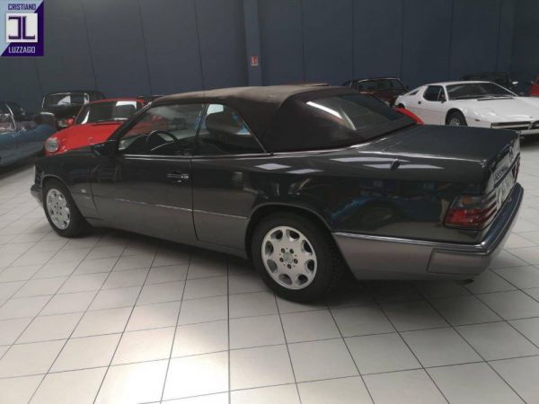 Mercedes-Benz 300 CE-24 1992 6020