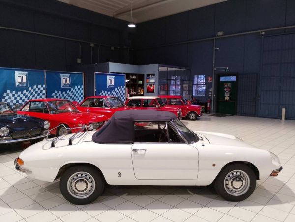 Alfa Romeo 1750 Spider Veloce 1967 127007