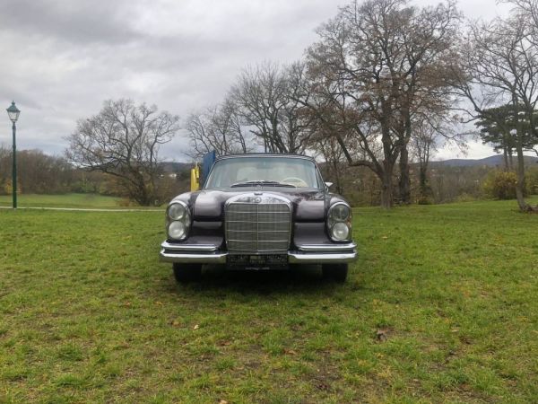 Mercedes-Benz 280 SE 1969 114847