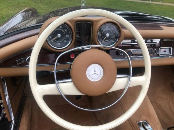 Mercedes-Benz 280 SE 1969 114850