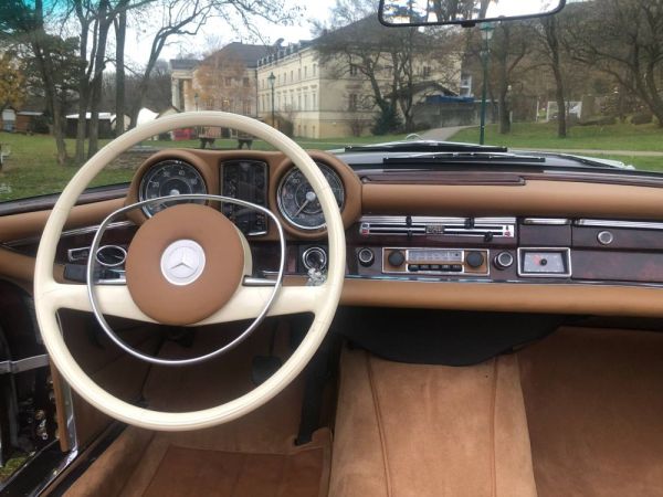 Mercedes-Benz 280 SE 1969 114851
