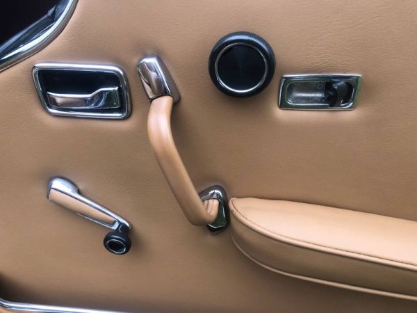 Mercedes-Benz 280 SE 1969 114855