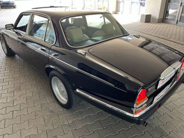 Daimler Double Six 1991 100454