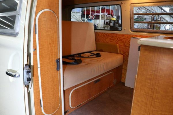 Volkswagen T2a Westfalia 1968 126043