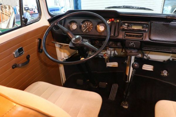 Volkswagen T2a Westfalia 1968 126051