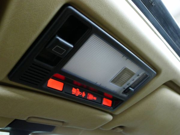 Mercedes-Benz 300 CE 1988 116625