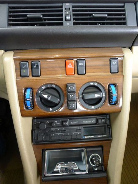 Mercedes-Benz 300 CE 1988 116628