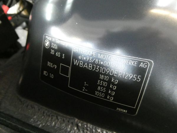 BMW 320i 1997 129899