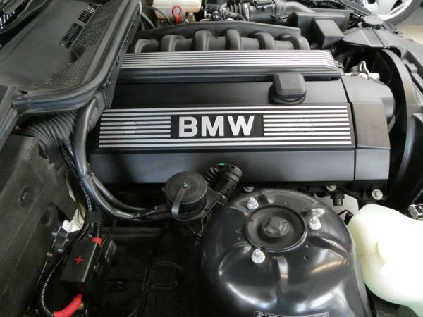 BMW 320i 1997 129900