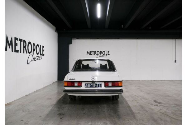 Mercedes-Benz 230 1977 34610