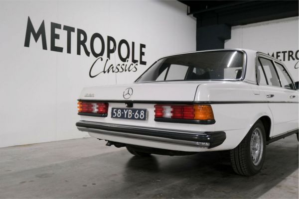 Mercedes-Benz 230 1977 34612