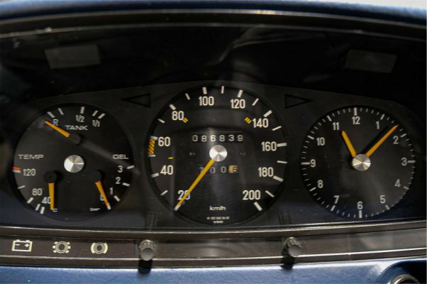 Mercedes-Benz 230 1977 34619